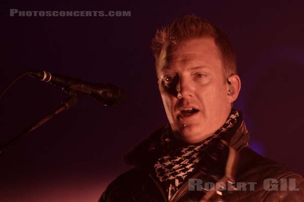 QUEENS OF THE STONE AGE - 2014-08-24 - SAINT CLOUD - Domaine National - Grande Scene - Joshua Michael Homme III